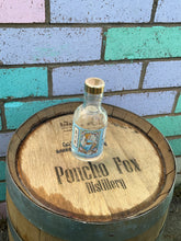 Load image into Gallery viewer, Poncho Fox Gin Gift Box
