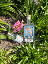 Load image into Gallery viewer, Gin
